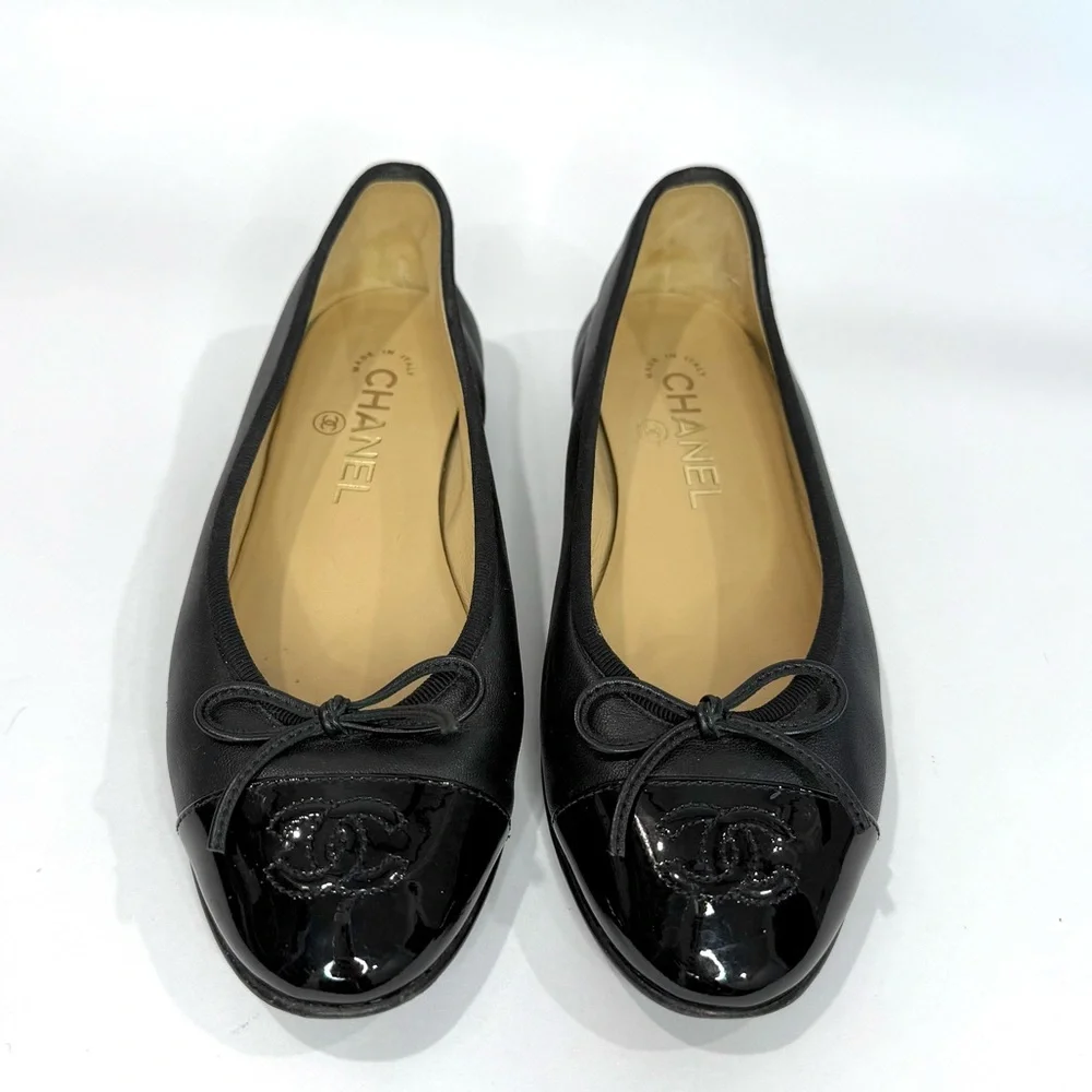 ✨SOLD✨ Chanel Black Lambskin Ballet Flats - Picture 6 of 11